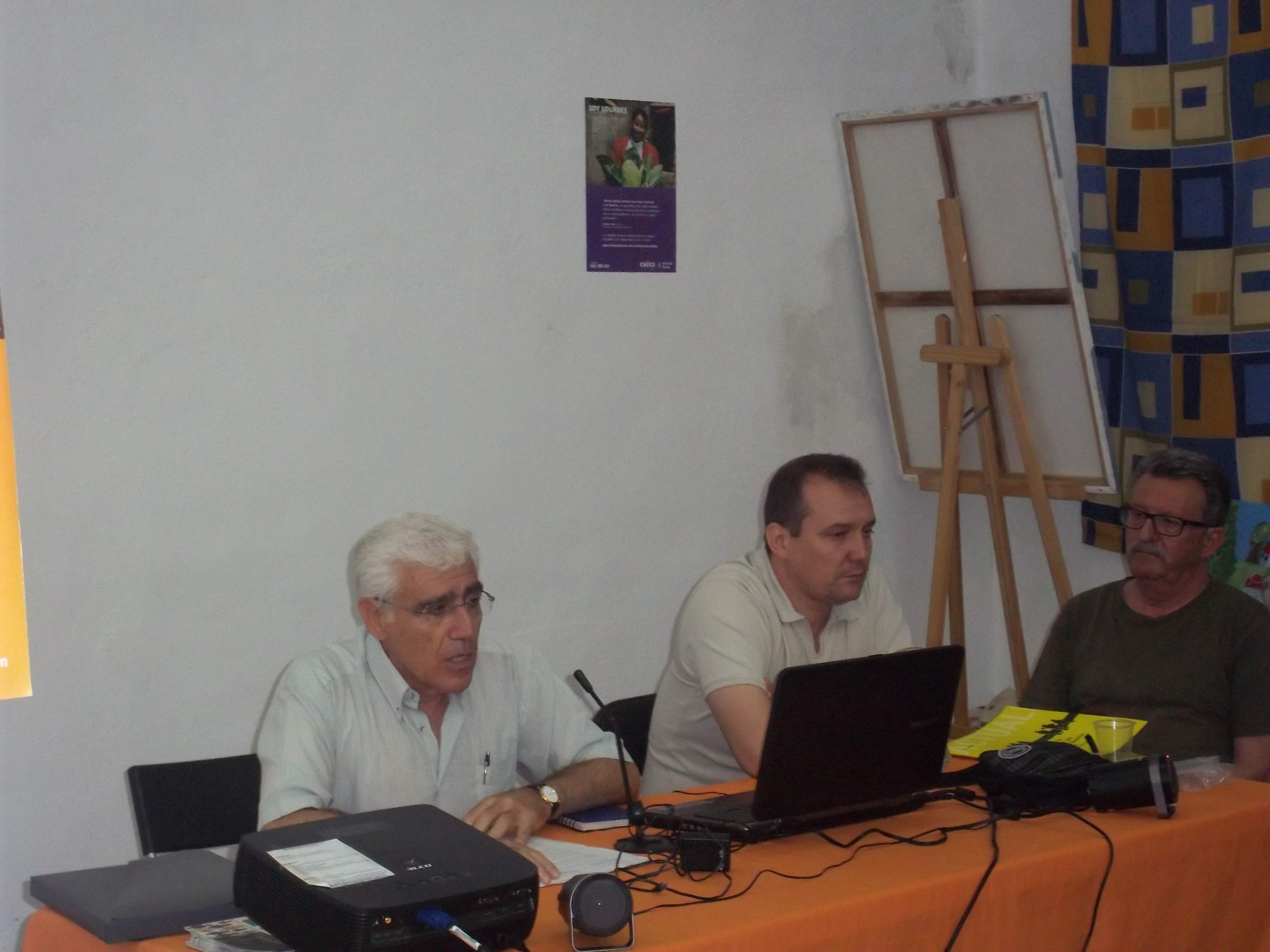 Francisco Almansa (filólosfo) Mnel Luna (psicólogo) y J. Taberner (sociólogo). La Tejedora (Córdoba)