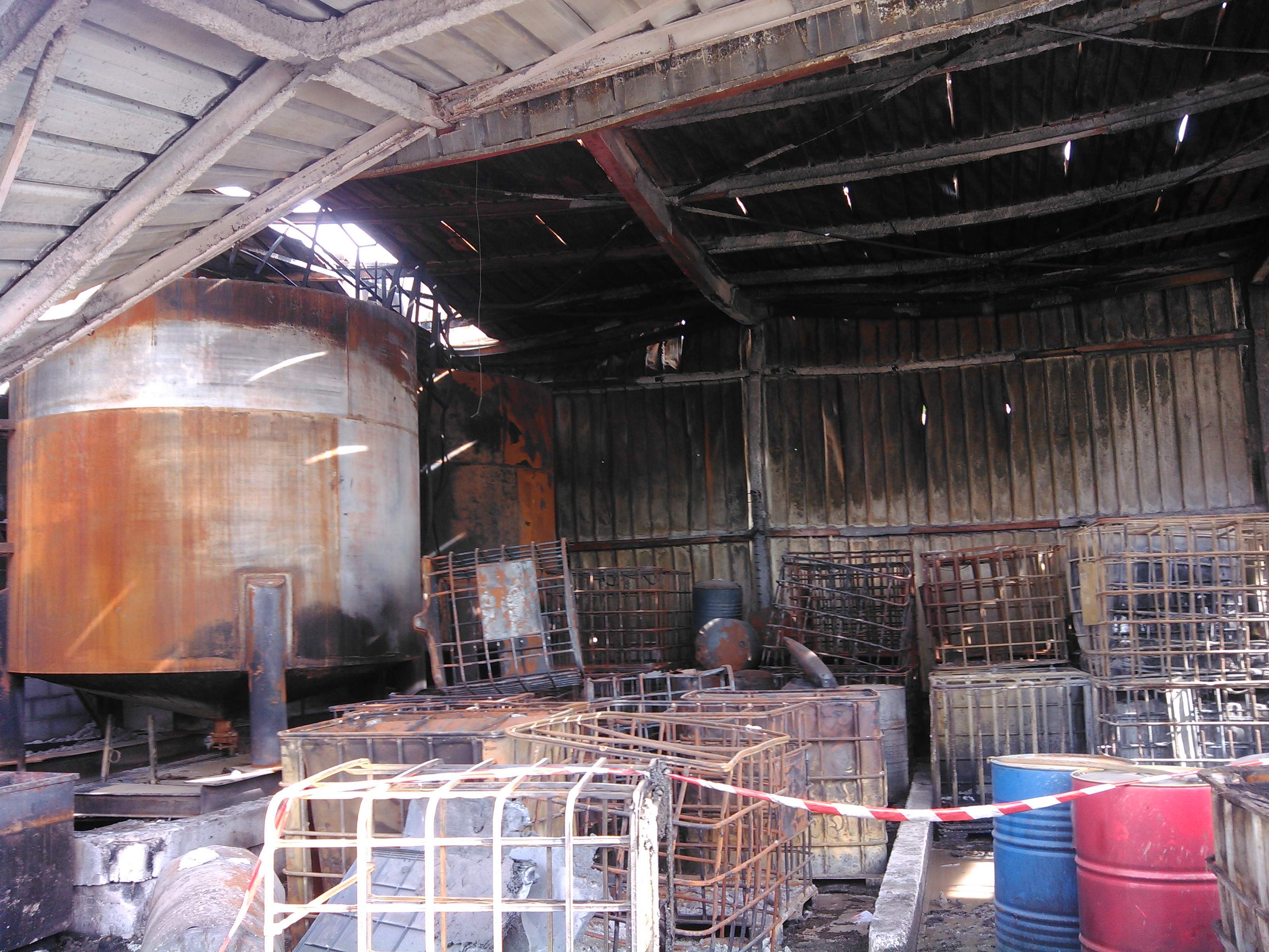 Reconstruction d'un bâtiment incendié en charpente acier avec réemploi des fondations existantes.