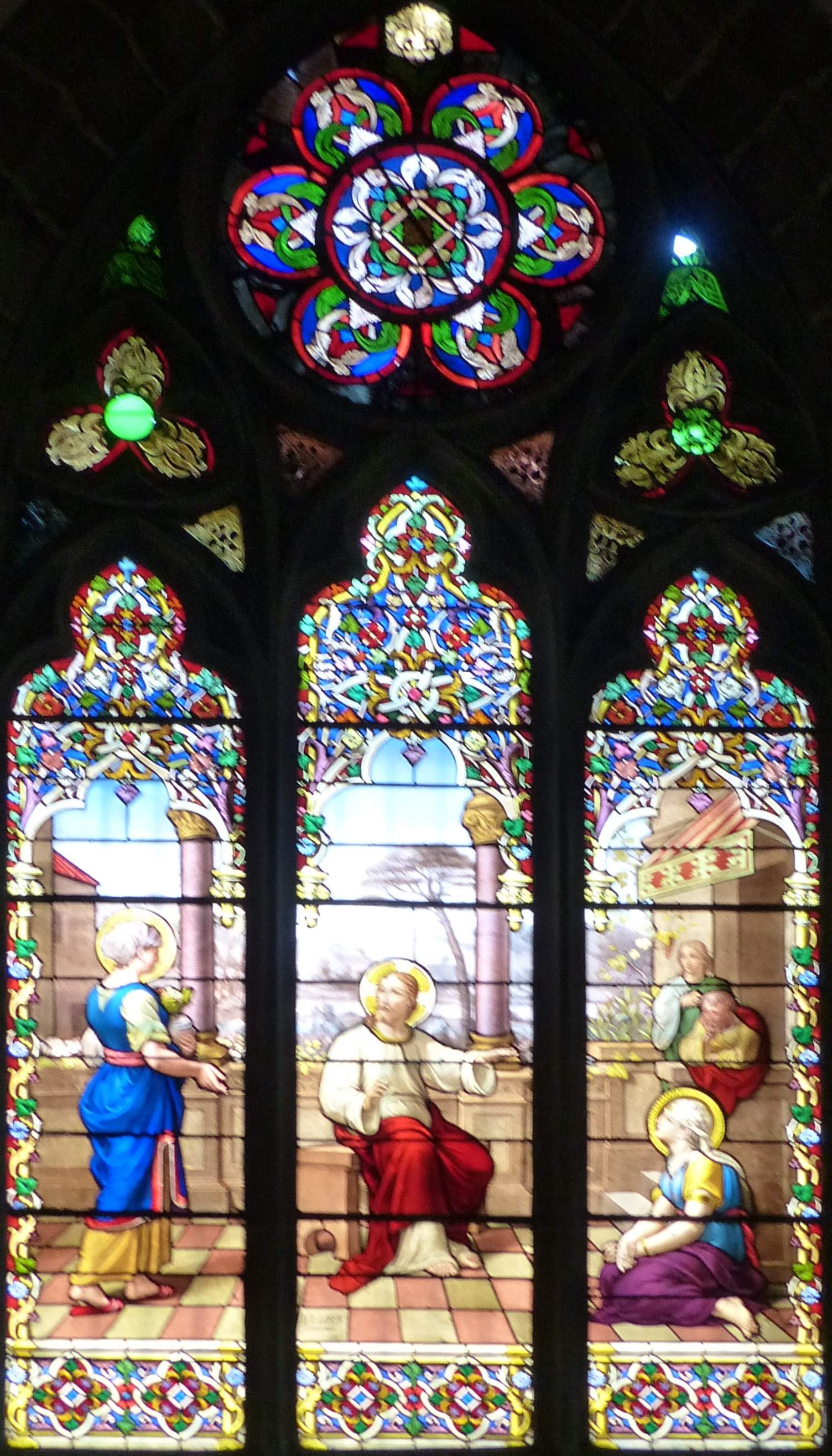 vitrail classé représentant Jésus Marthe et Marie