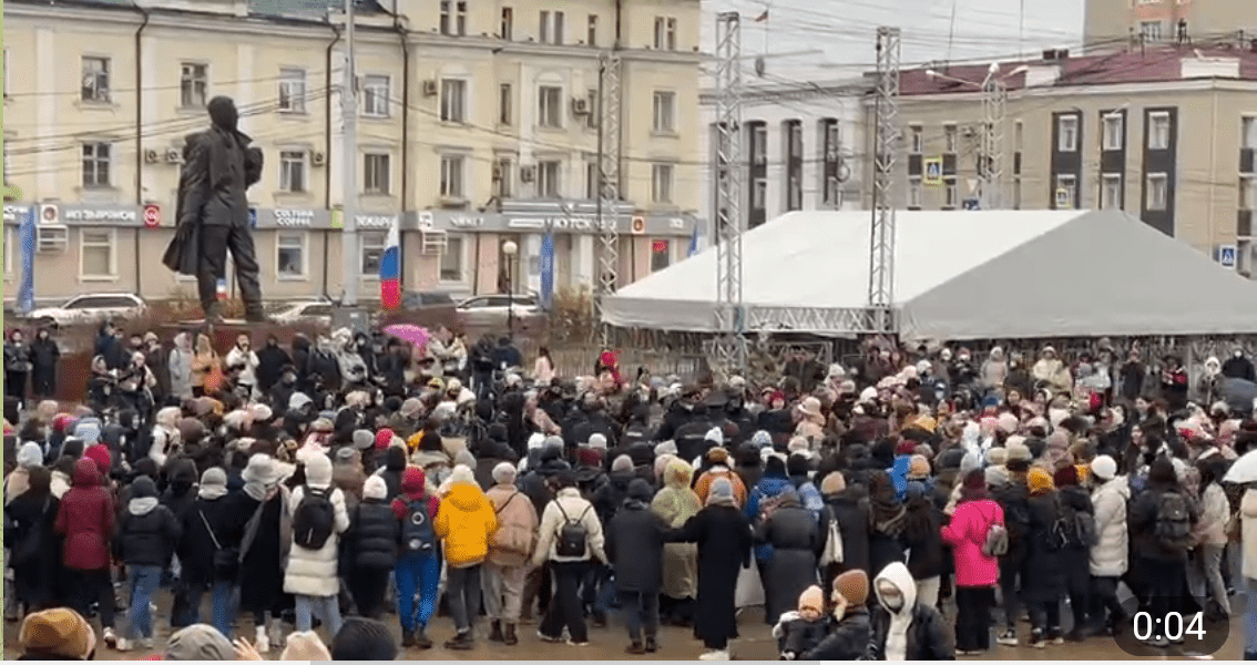 RUSSIE : explosions de réactions spontanées contre la mobilisation