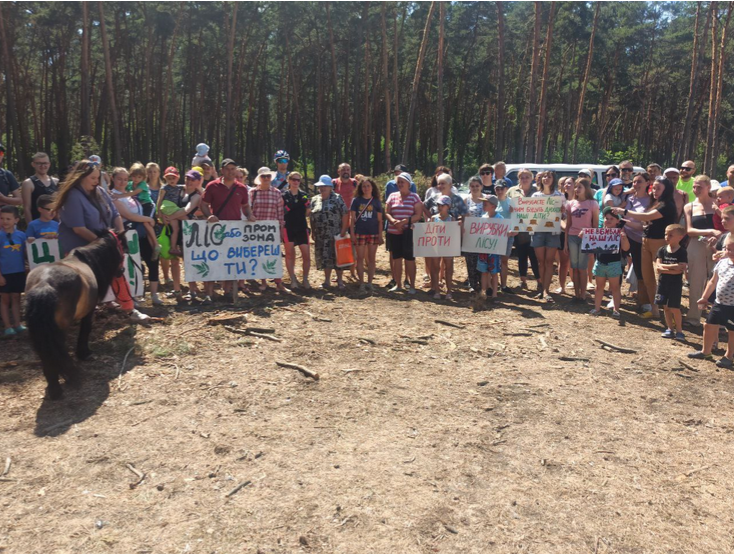 Quartier rebelle de Kharkov : confrontation massive contre la déforestation