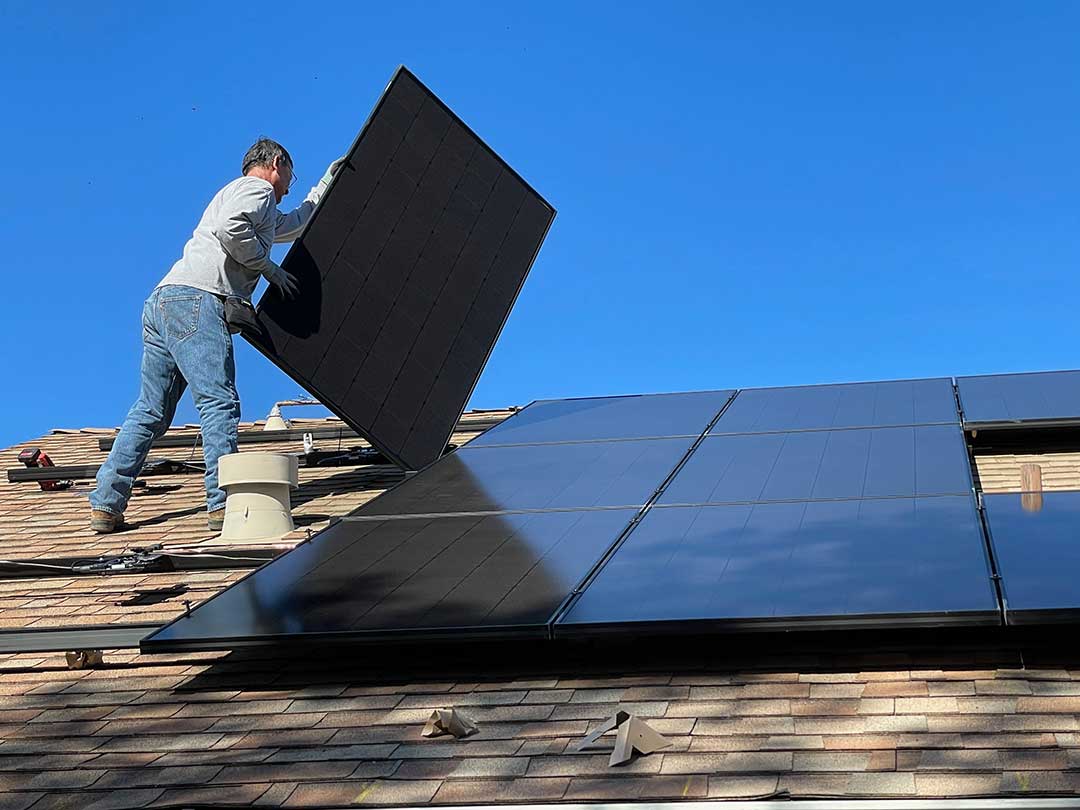 Installateur de panneaux solaires photovoltaiques sur toit