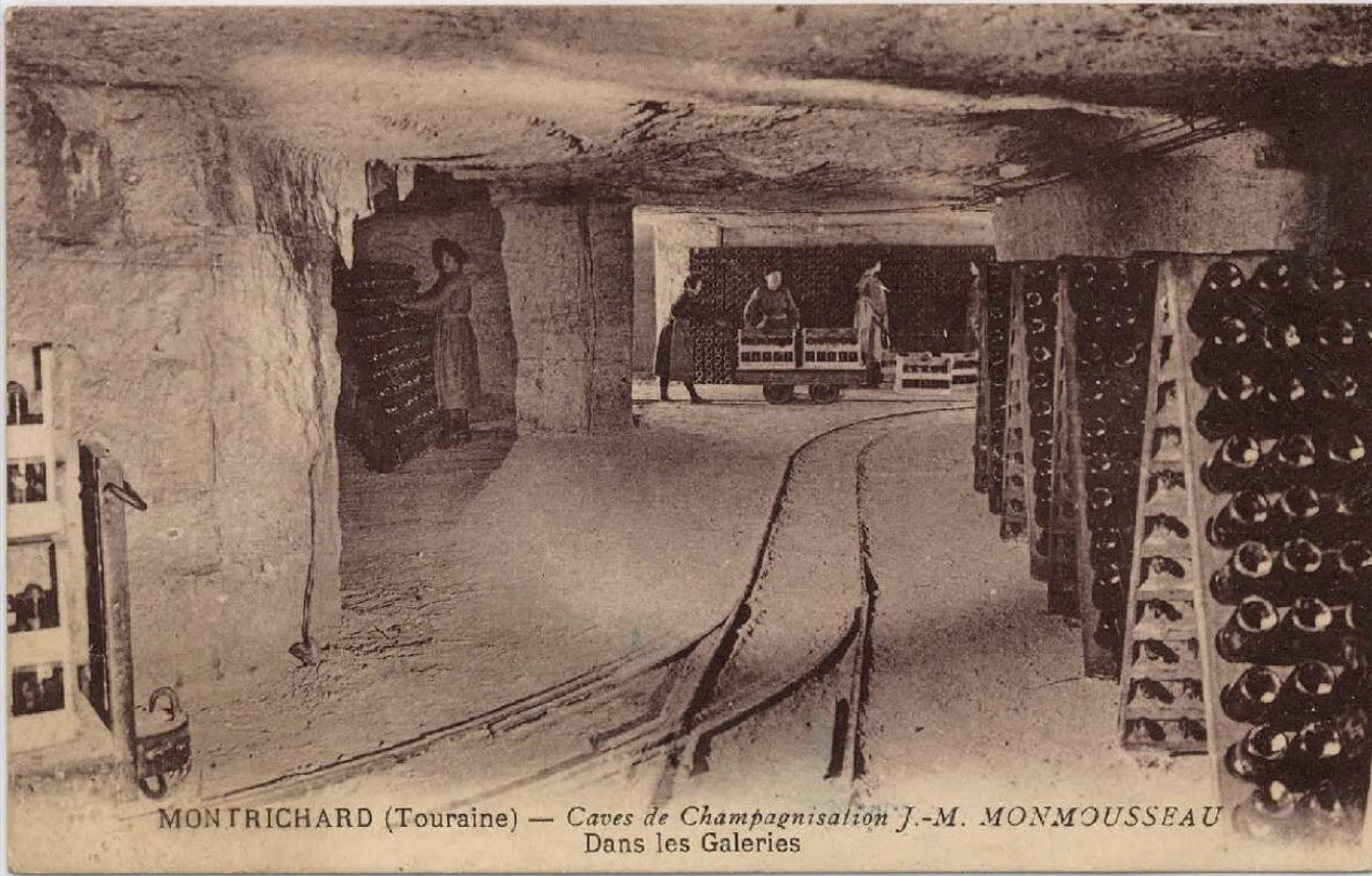 Cave Mommouseau