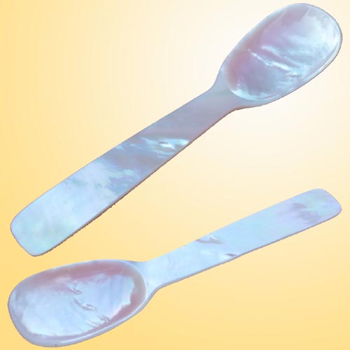 Cuilère nacre, Mother of pearl spoon