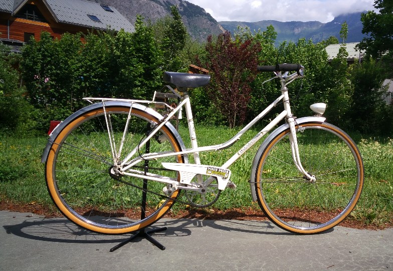 Ancien vélo de ville 650