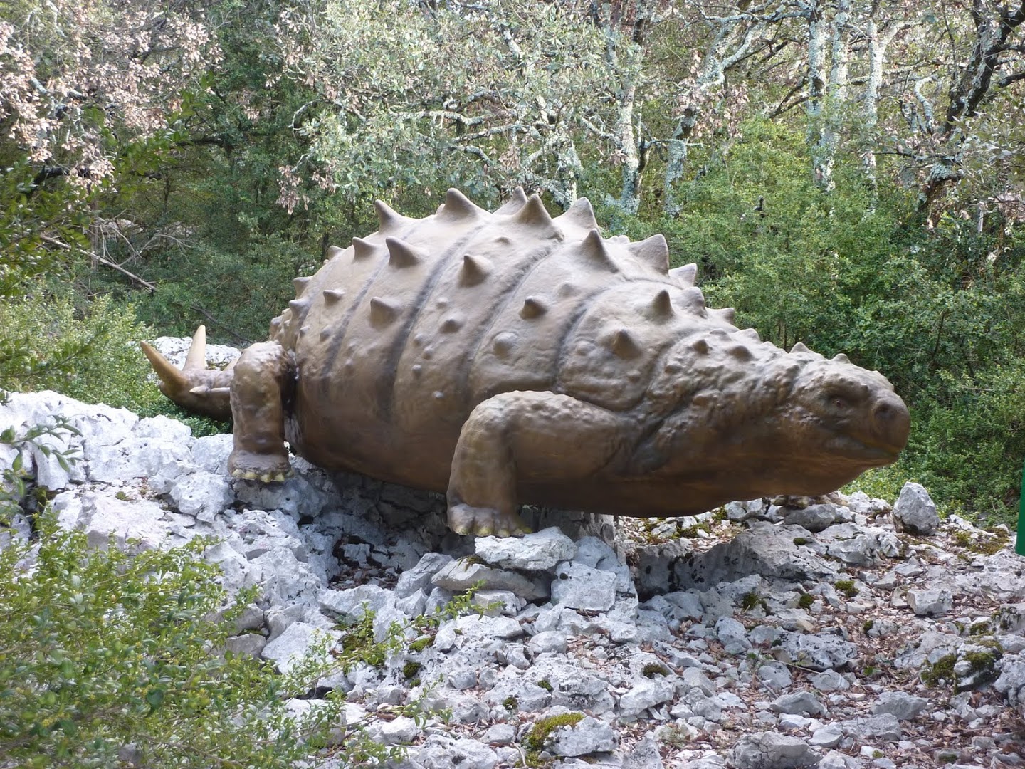 Scolosaure - Parc à dinosaures - Aven Marzal - Ardèche sud
