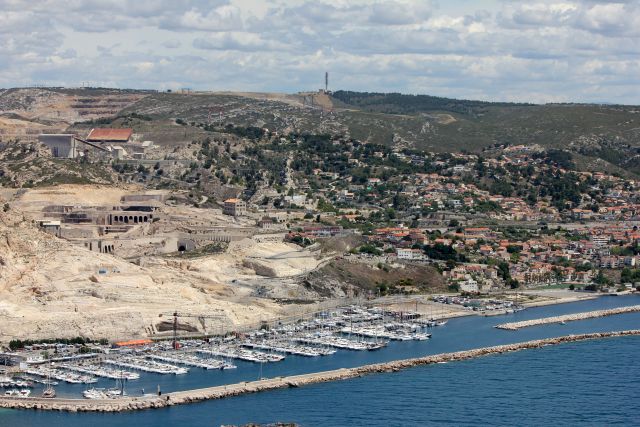 Construit sur des friches industrielles, c'est le dernier port de plaisance implanté sur Marseille