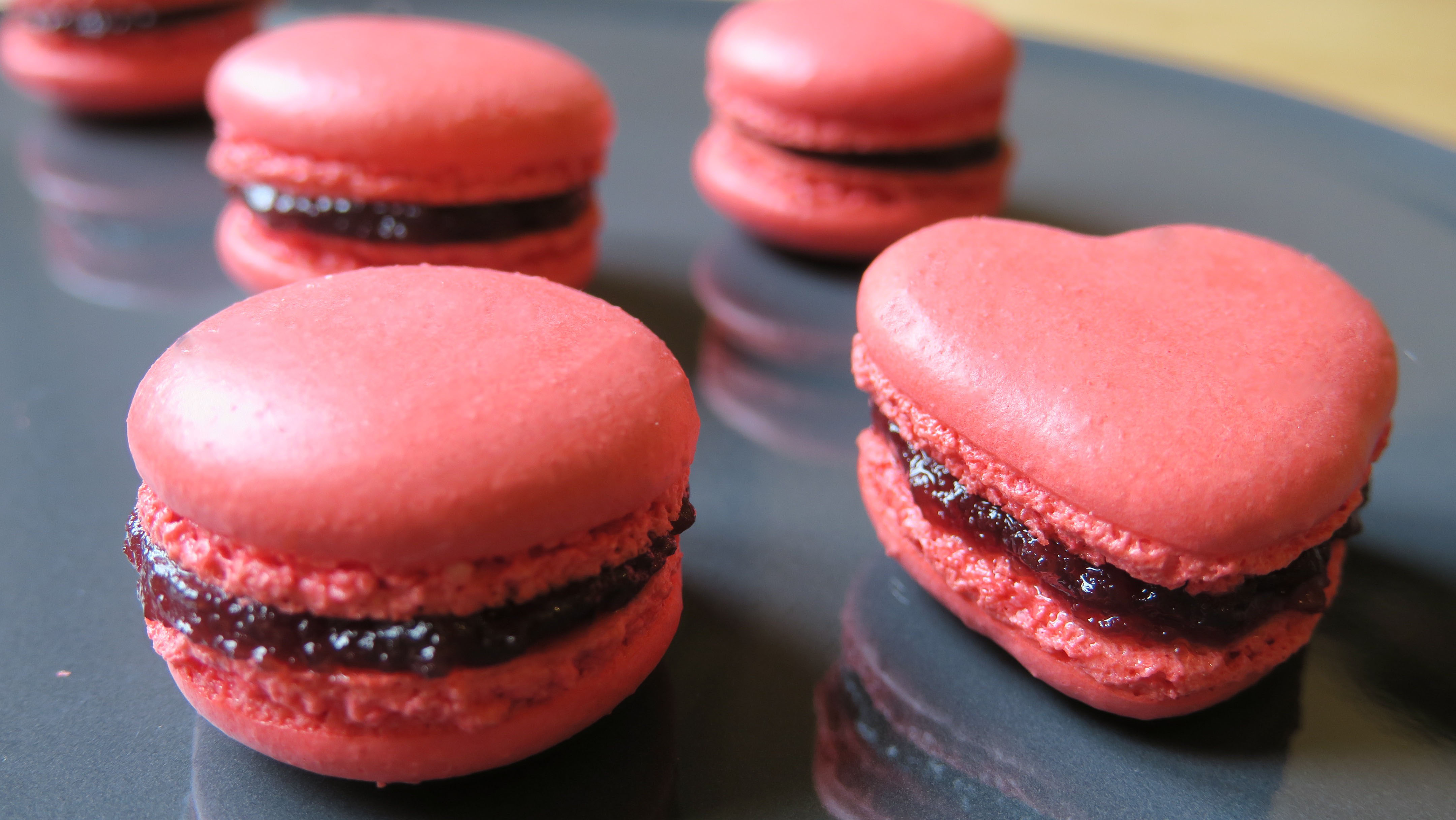 Recette Macarons aux Fruits Rouges - Pinky Cake