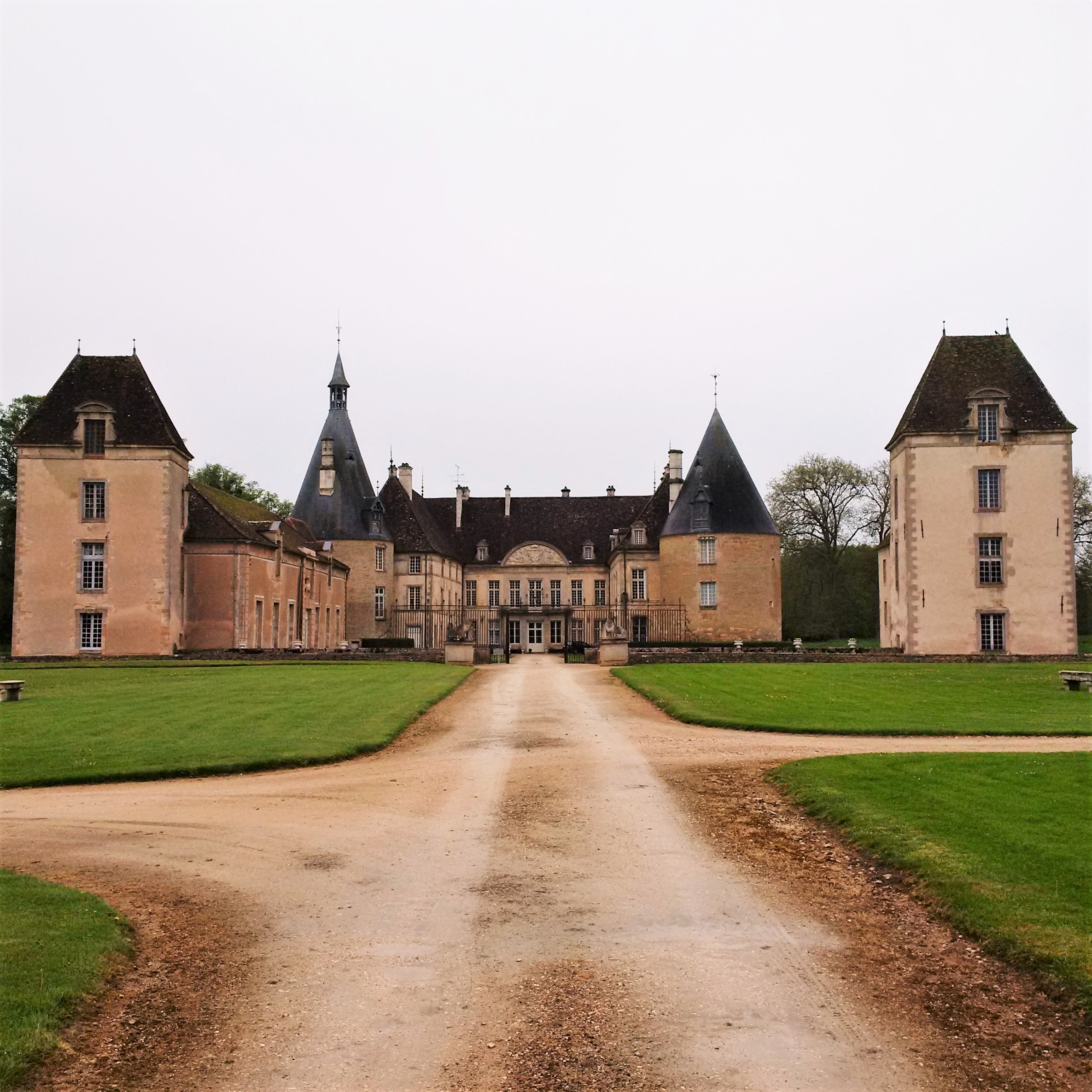 Chateau de Commarin l'entrée